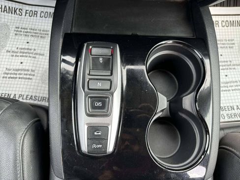 Used 2017 Honda Pilot Touring image 24