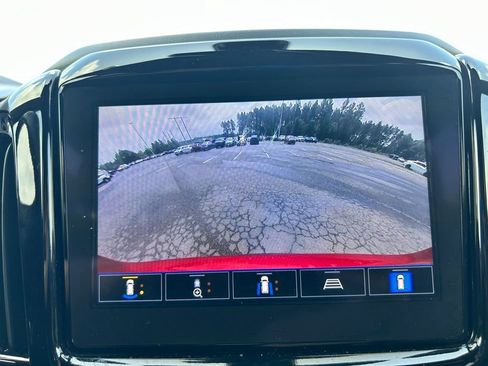 Used 2023 Chevrolet Traverse LT w/ Rear Camera Mirror Package AWD/4WD image 28