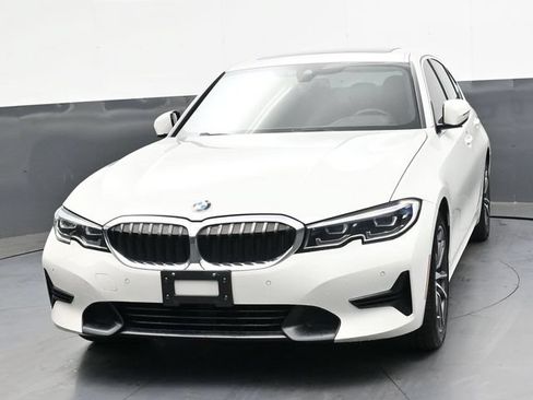 Used 2019 BMW 330i xDrive Sedan w/ Convenience Package AWD/4WD image 10