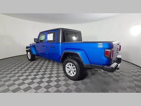 Used 2023 Jeep Gladiator Sport AWD/4WD image 43