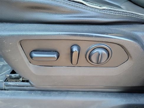 Used 2019 Chevrolet Silverado 1500 High Country w/ High Country Premium Package image 16