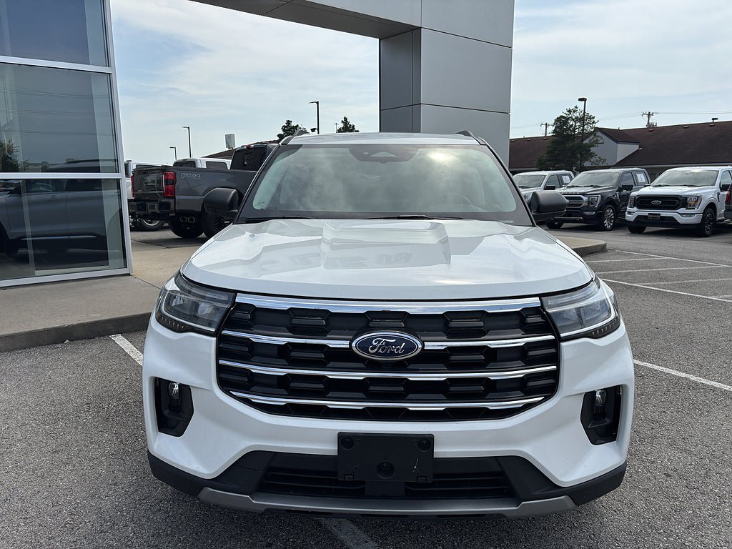 Used 2025 Ford Explorer Active w/ Active Comfort Package AWD/4WD image 9