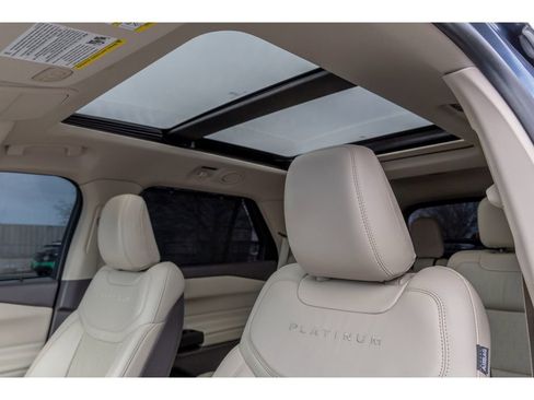 Used 2020 Ford Explorer Platinum w/ Premium Technology Package image 19