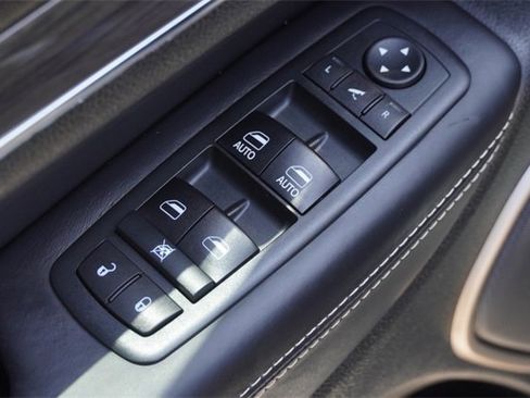 Used 2017 Jeep Grand Cherokee Overland image 20