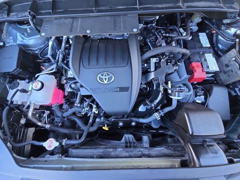 Used 2023 Toyota Highlander XLE image 38