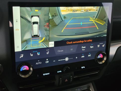 Certified 2024 Lexus GX 550 w/ Accessory Package (31) image 24