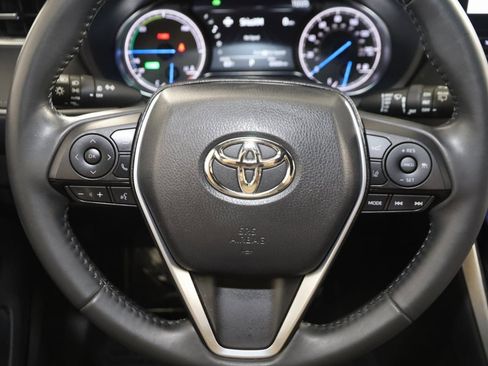 Used 2023 Toyota Venza XLE image 33