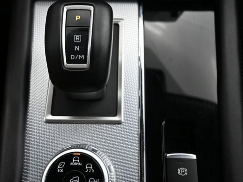 Used 2024 Mitsubishi Outlander SEL AWD/4WD image 19