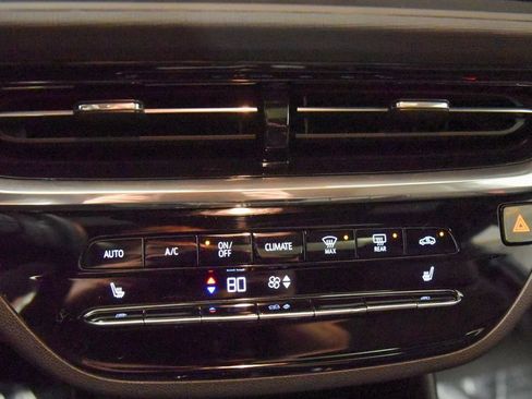 Used 2024 Buick Envista Avenir image 21