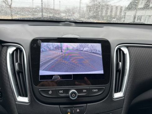 Used 2021 Chevrolet Malibu LT image 33