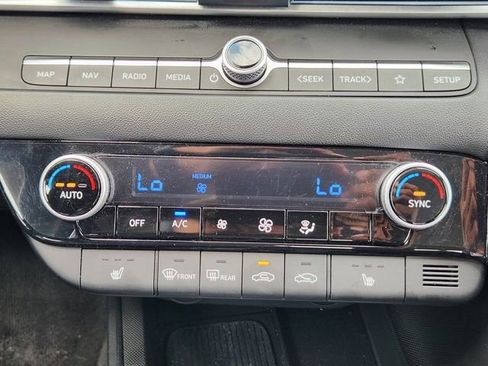 Used 2025 Hyundai Elantra SEL image 15