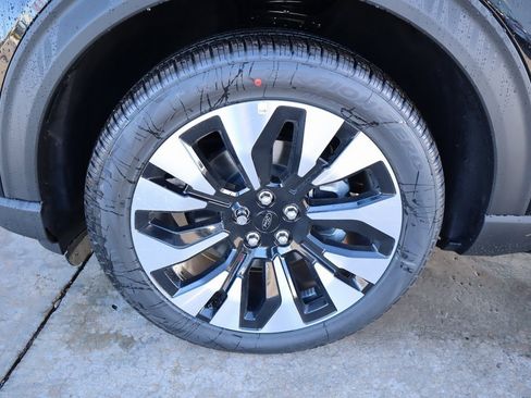 New 2026 Ford Explorer Platinum w/ LUX Leather Package image 20