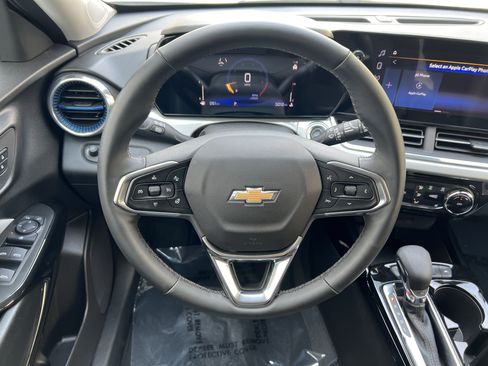 Used 2026 Chevrolet Trax LT w/ Driver Confidence Package FWD image 25