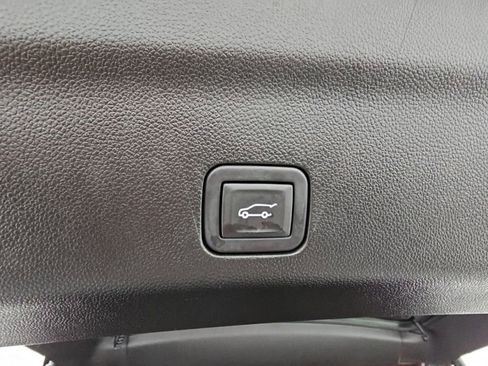 Used 2023 GMC Yukon AT4 w/ LPO, Floor Liner Package AWD/4WD image 39