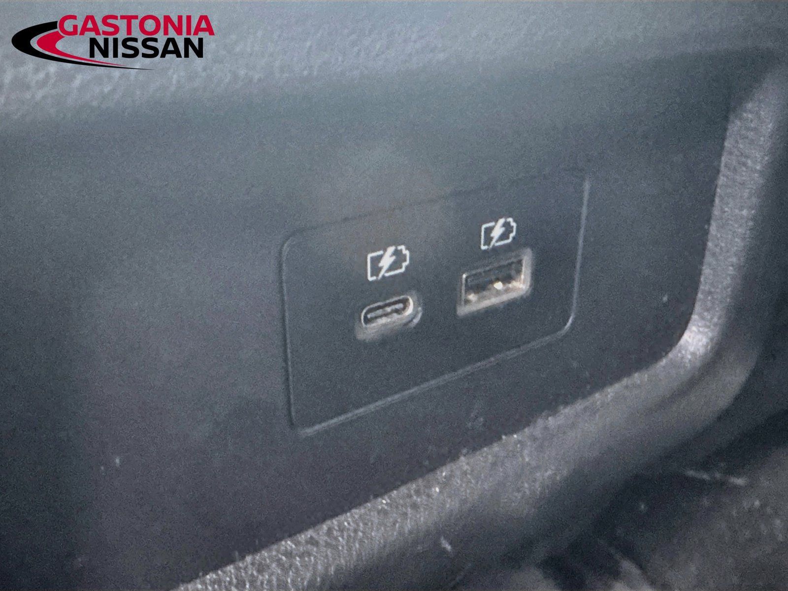 Used 2022 Nissan Pathfinder SL w/ Lighting Package (N92) FWD image 33
