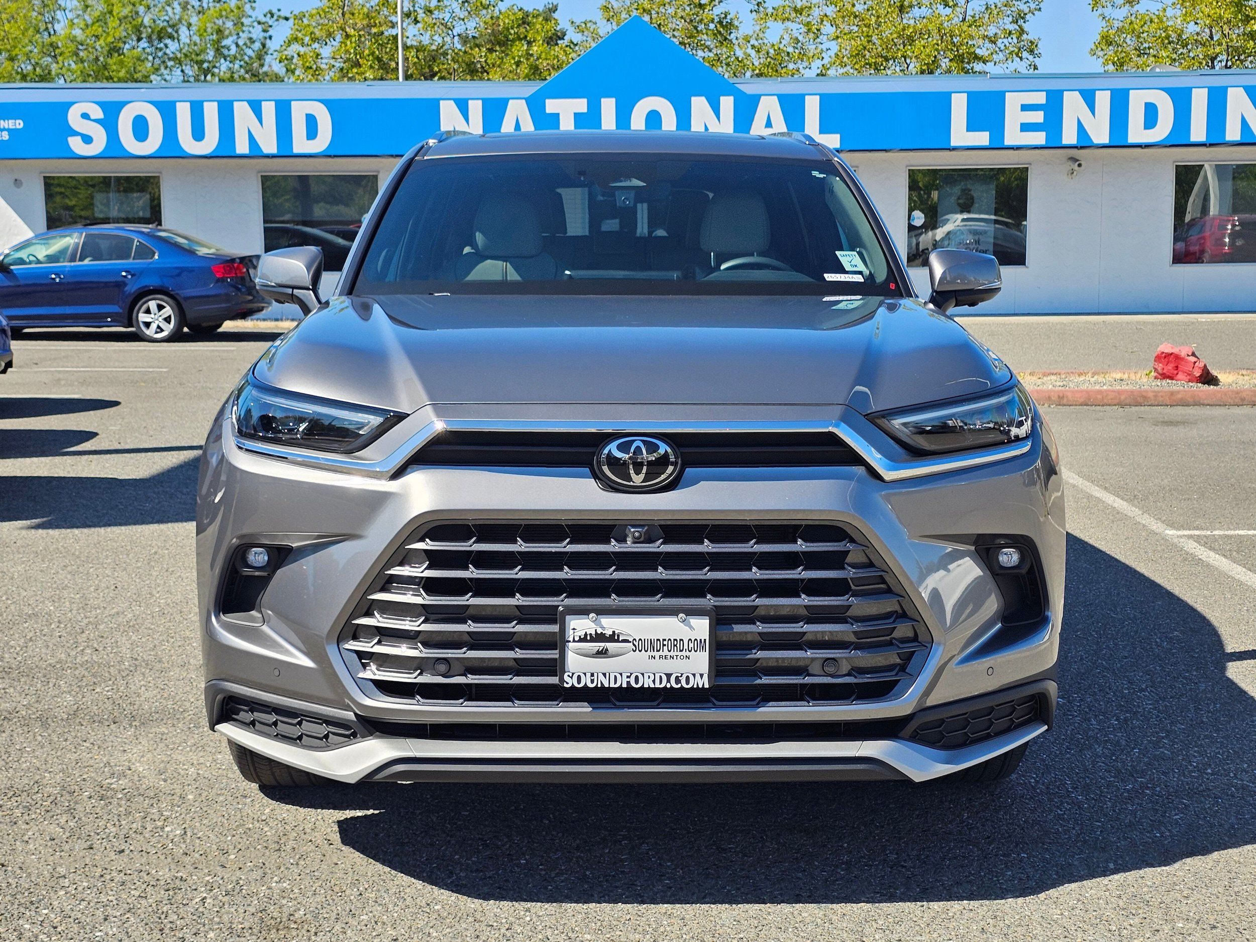 Used 2025 Toyota Grand Highlander AWD Hybrid image 2