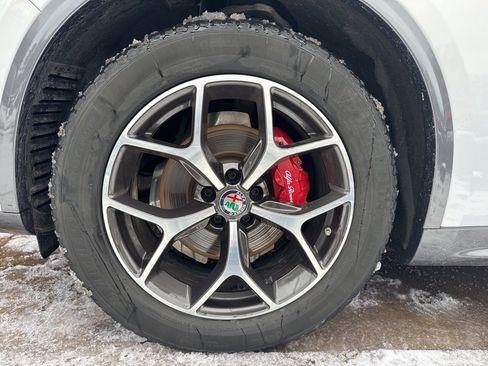 Used 2023 Alfa Romeo Stelvio Ti image 22