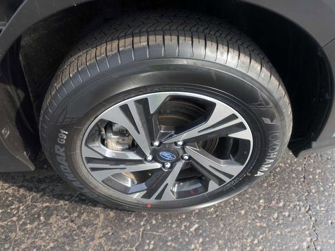 Used 2025 Subaru Crosstrek 2.0i Premium image 9