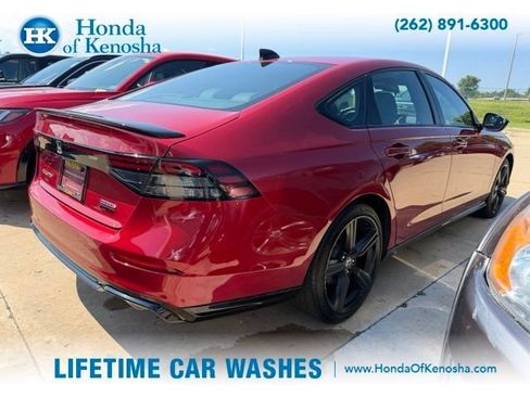 Used 2023 Honda Accord Sport image 2