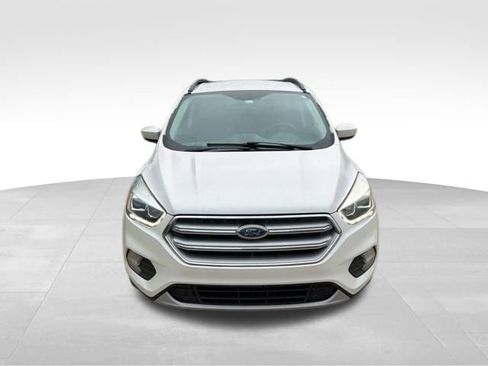 Used 2017 Ford Escape SE w/ Equipment Group 201A FWD image 9