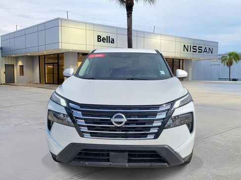 Used 2025 Nissan Rogue SV image 10