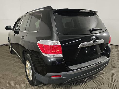 Used 2012 Toyota Highlander SE w/ Tow Pkg image 17
