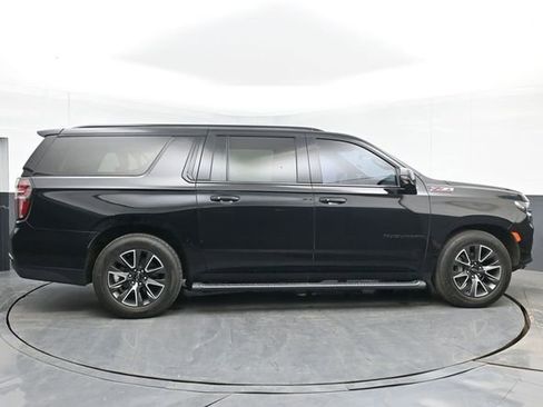 Used 2021 Chevrolet Suburban Z71 w/ Z71 Off-Road Package AWD/4WD image 15