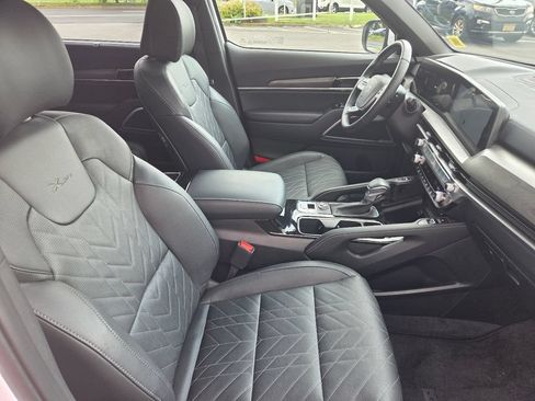 Used 2025 Kia Telluride AWD image 28