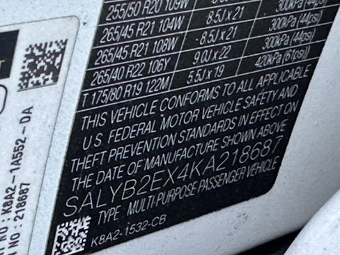 Used 2019 Land Rover Range Rover Velar S image 39