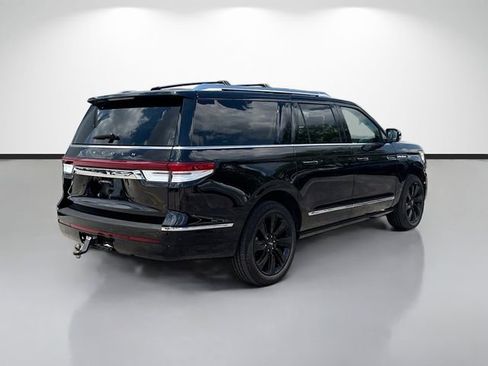 Used 2023 Lincoln Navigator L Reserve AWD/4WD image 3
