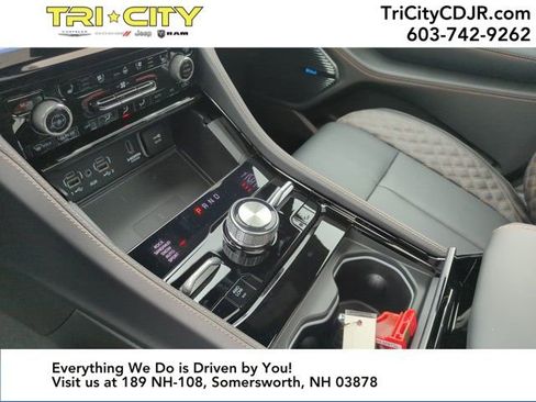 Used 2025 Jeep Grand Cherokee L Summit image 26