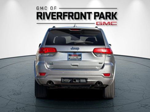 Used 2016 Jeep Grand Cherokee Overland w/ Advanced Technology Group AWD/4WD image 4