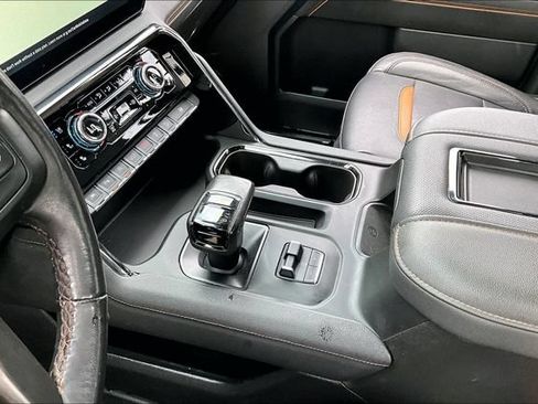 Used 2022 GMC Sierra 1500 AT4 w/ Technology Package AWD/4WD image 19