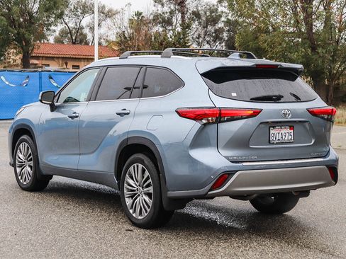 Used 2021 Toyota Highlander Platinum image 7
