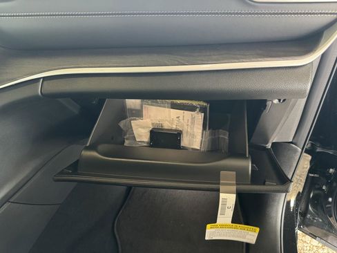 New 2025 Jeep Grand Cherokee L Limited w/ Black Appearance Package image 42