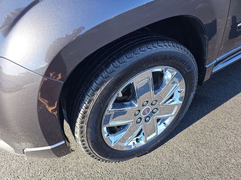 Used 2015 GMC Acadia Denali image 17