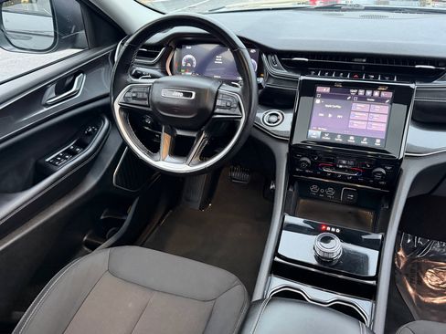 Used 2022 Jeep Grand Cherokee L Laredo w/ Luxury Tech Group I image 13