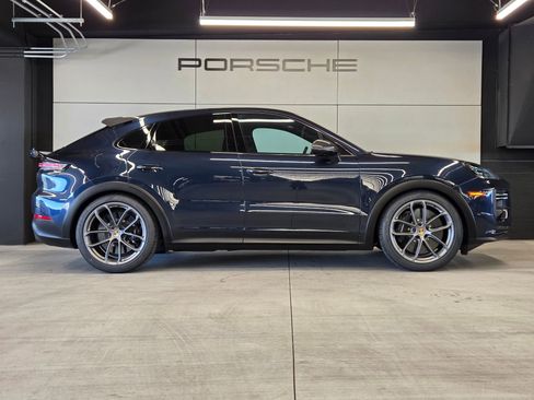Certified 2024 Porsche Cayenne Turbo GT AWD/4WD image 29