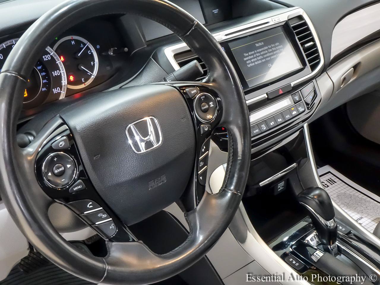 Used 2017 Honda Accord Touring image 15
