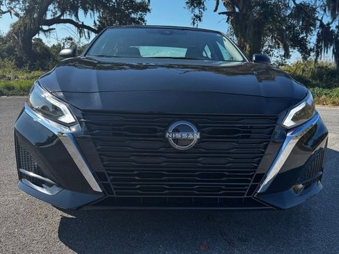 Used 2025 Nissan Altima 2.5 SV image 8