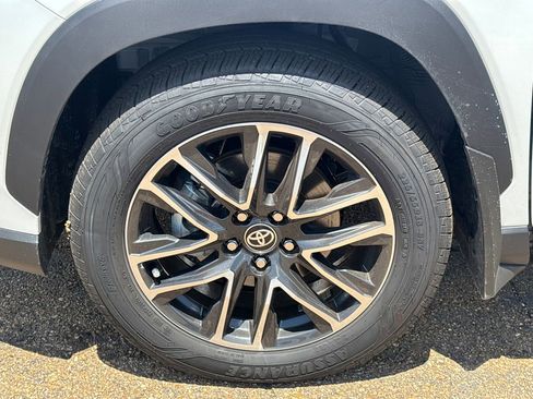 New 2026 Toyota Corolla Cross XLE FWD image 27