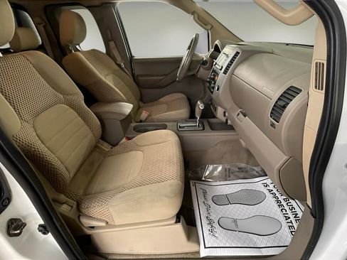 Used 2013 Nissan Frontier SV w/ SV Value Truck Pkg image 13