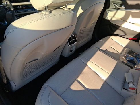 New 2026 Genesis G70 2.5T image 7