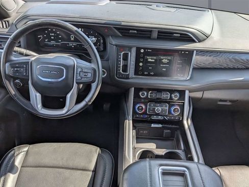 Used 2022 GMC Yukon Denali w/ Advanced Technology Package AWD/4WD image 14