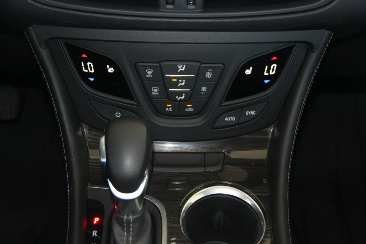 Used 2020 Buick Envision Essence w/ Experience Buick Package FWD image 17
