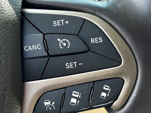 Used 2014 Jeep Grand Cherokee Overland w/ Advanced Technology Group RWD image 20