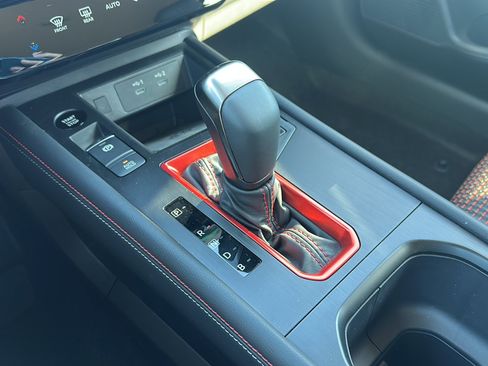 New 2026 Nissan Kicks SR image 24