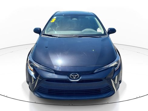 Used 2023 Toyota Corolla LE w/ LE Premium Package FWD image 2
