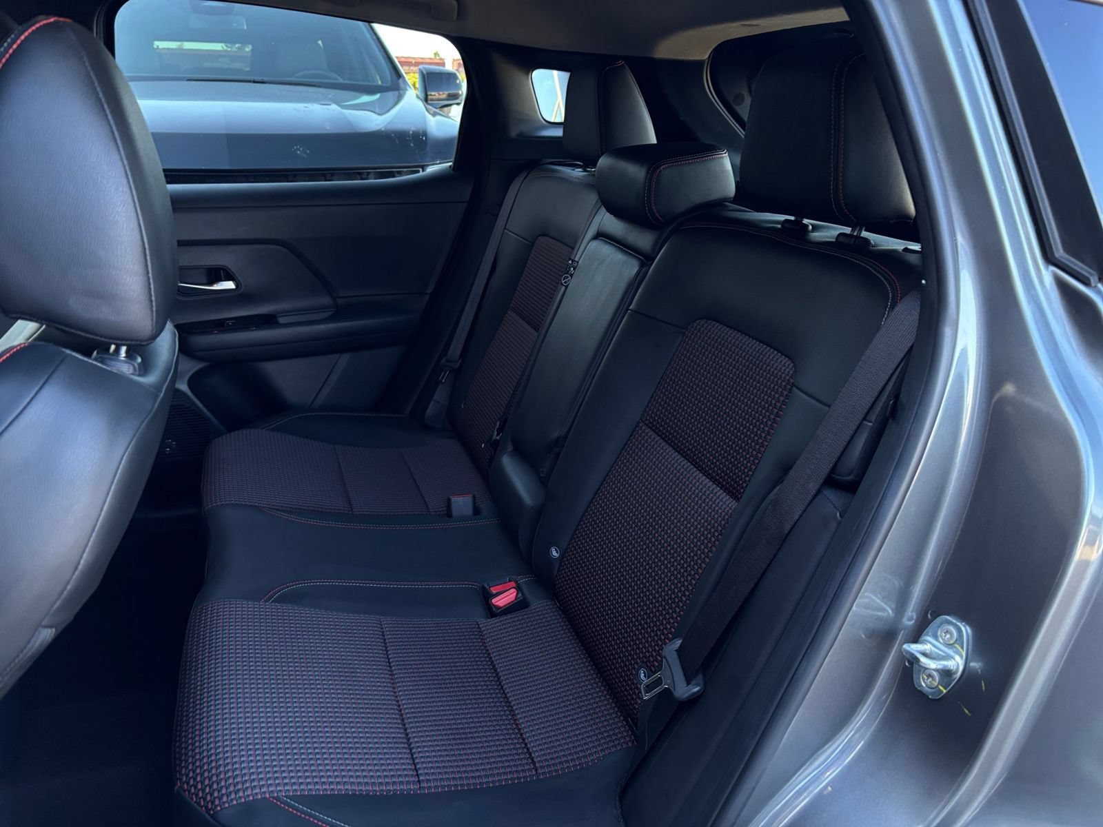 Used 2026 Nissan Kicks SR FWD image 36