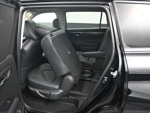 Used 2024 Toyota Highlander Platinum image 33